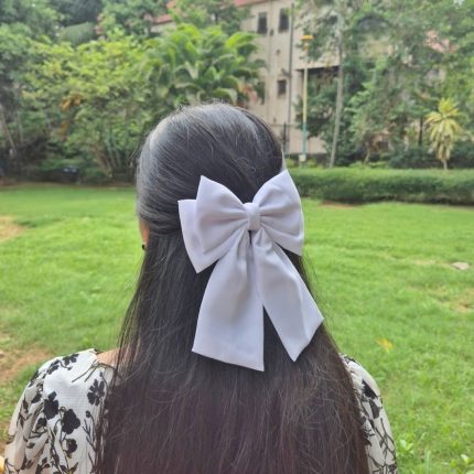 WHITE DOUBLE LAYER BOW