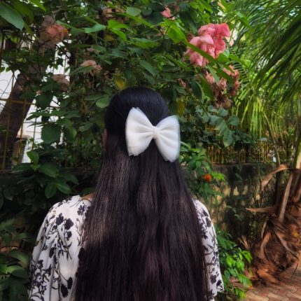 WHITE LUXE CLASSIC BOW